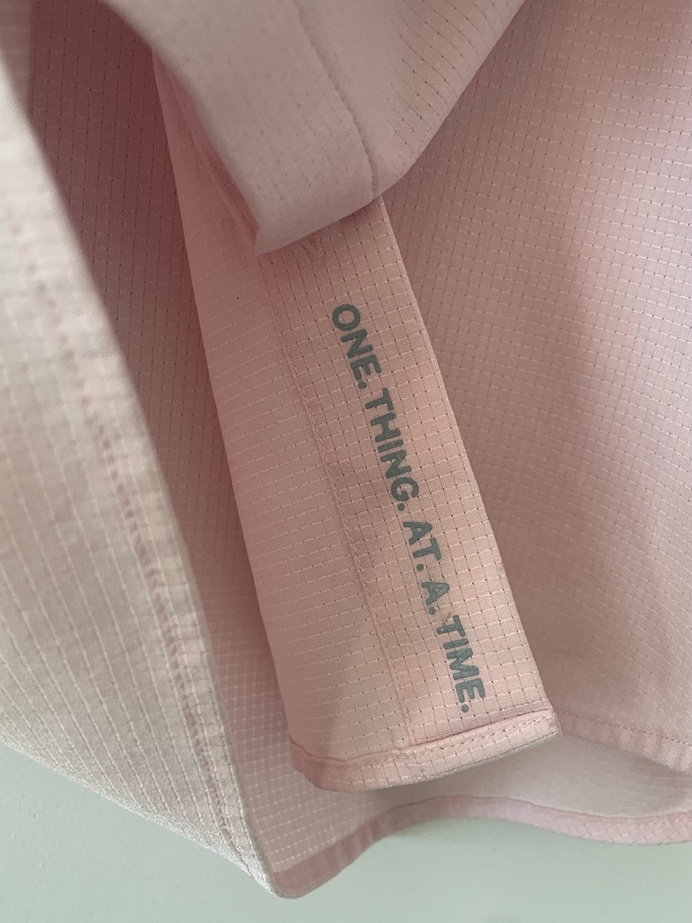 LULULEMON Athletica NWOT Men’s Down To The Wire Stretch Short Sleeve Shirt -Pink - Picture 9 of 12